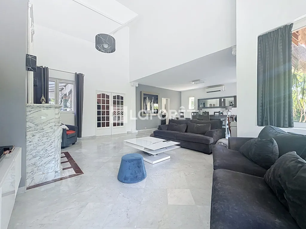 Living Room - Chaumière with Pool in Sucy-en-Brie