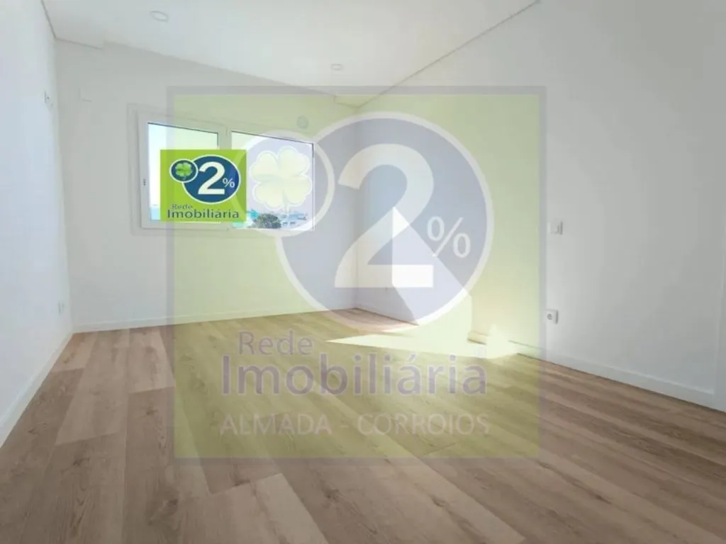 Toad - Luxury House with Pool in Charneca de Caparica