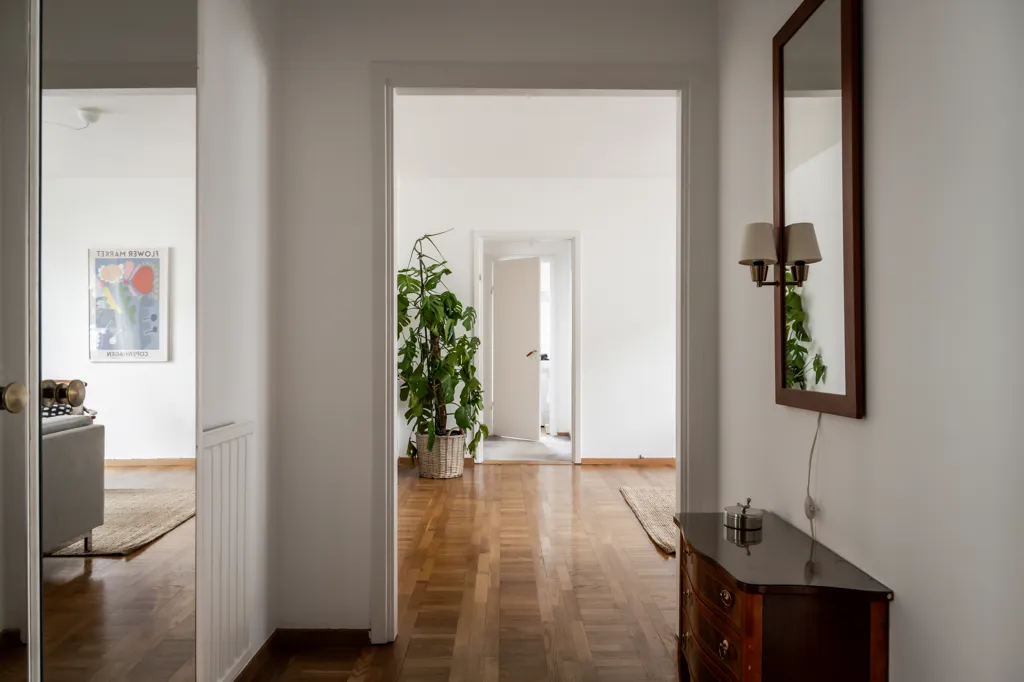 Entrée - Charming Renovated Flat with Balcony in Borås