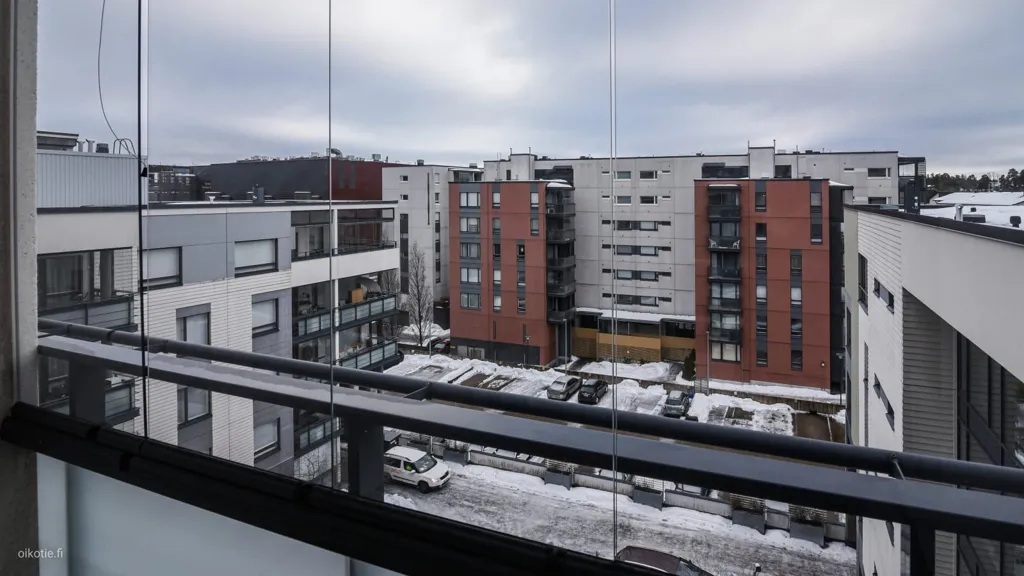 Balcon - Spacious Duplex with Sauna in Leppävaara, Espoo