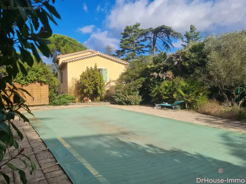 Piscine - Maison avec Piscine et Jardin à Ales