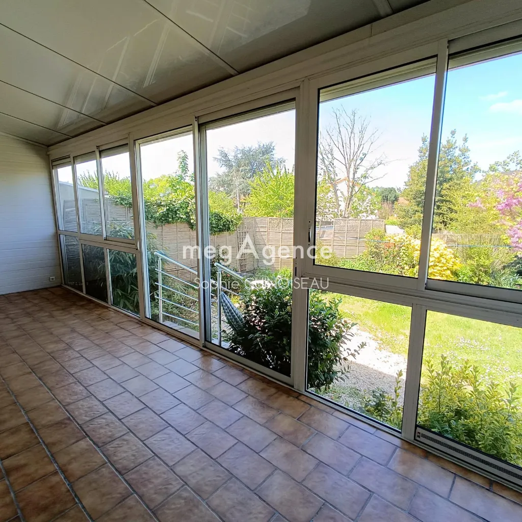 Terrasse - Maison avec Jardin à Cholet