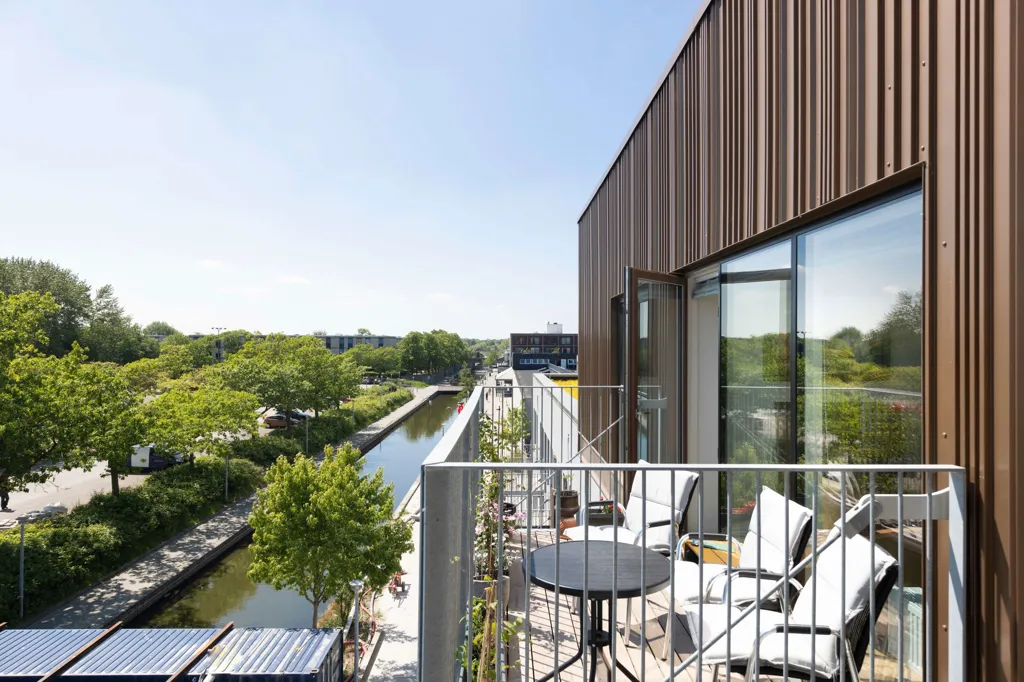 Balcony - Modern Flat with Terrace in Albertslund