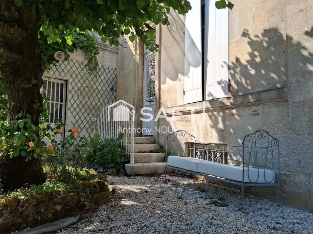 Jardin - Maison de Maître avec Jardin et Dépendance à Cognac