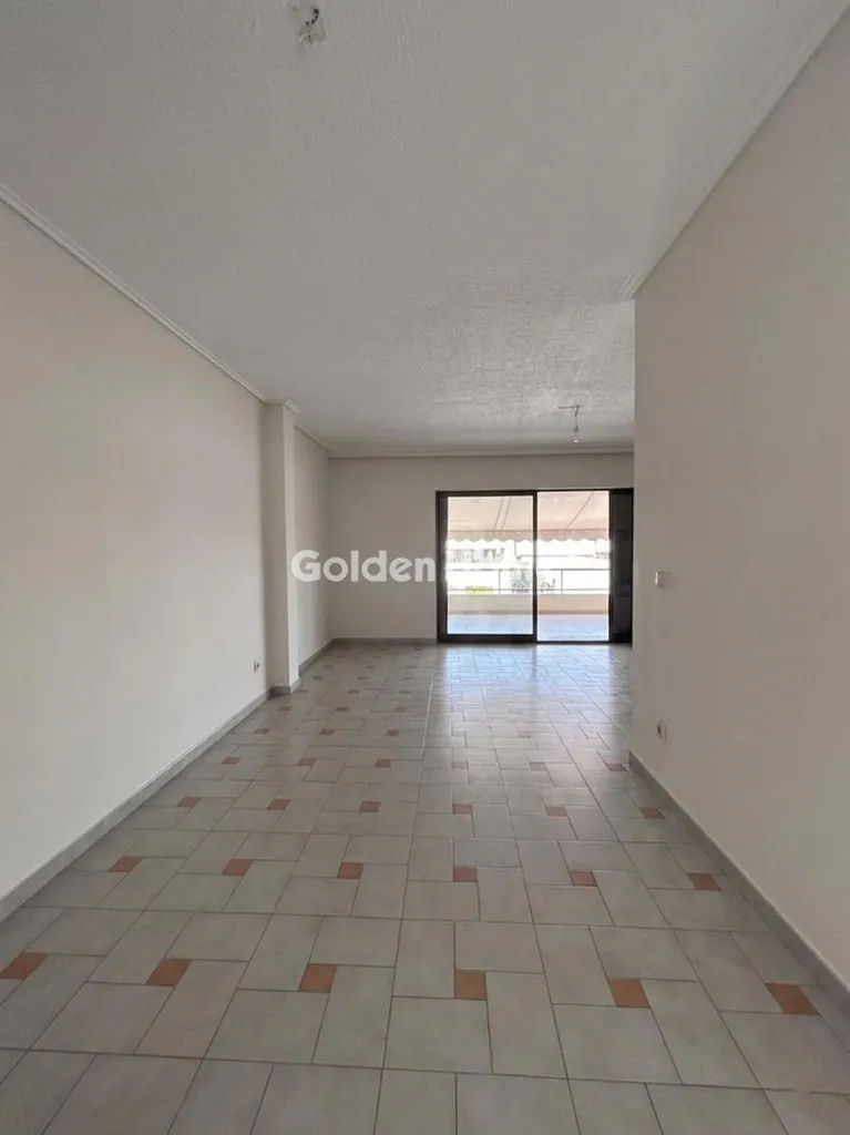 Esik - Apartment with Balcony and View in Upper Ilisia