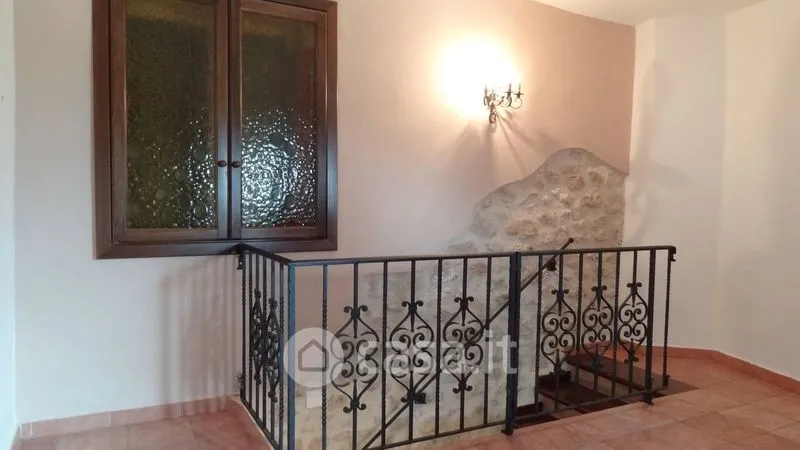 Toad - Quadrilocale with Semicircular Kitchen in Prezza