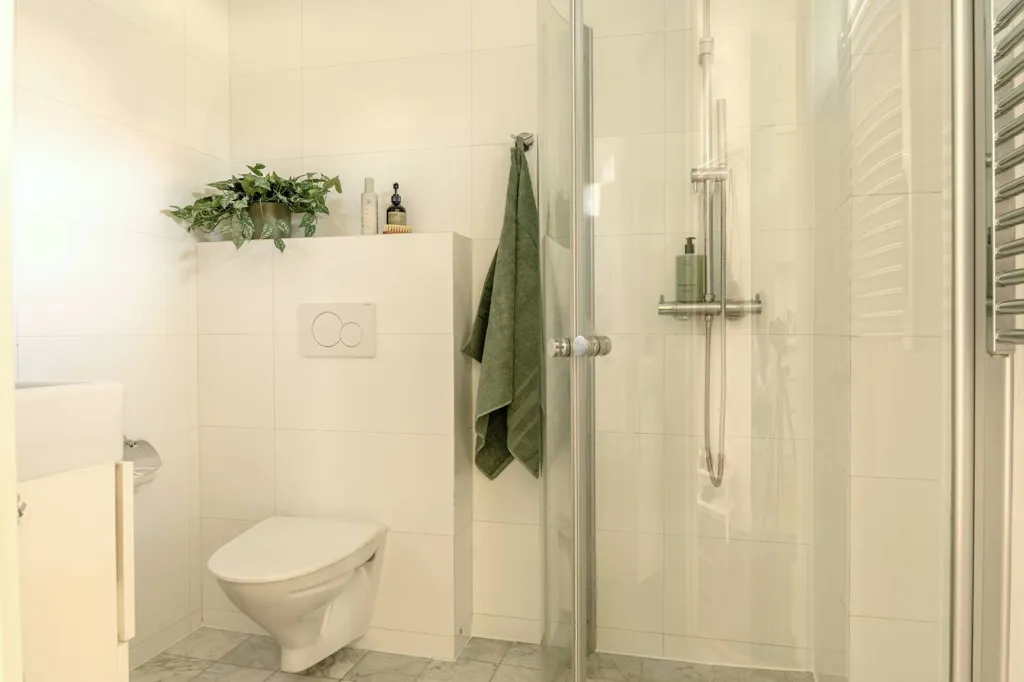 Salles de bain - Townhouse with Garden in Mälarhöjden