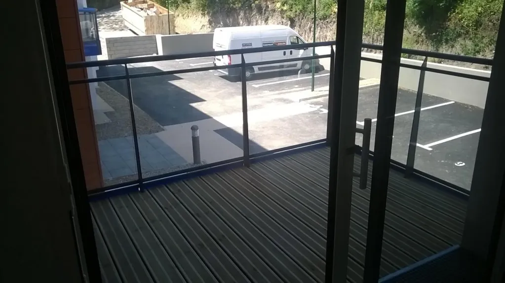 Balcon - Appartement avec Parking Privé à Quimper