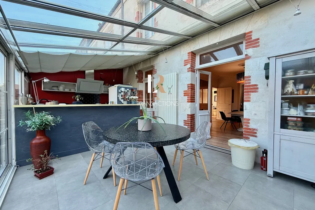 Character House with Jacuzzi in La Rochelle