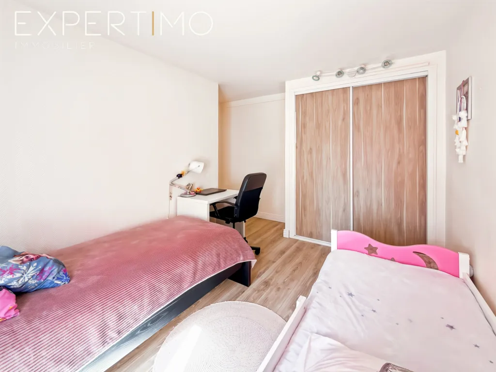 Chambres - Appartement 3 Pièces avec Balcon à Ermont
