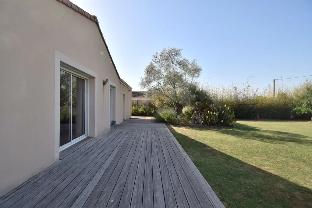 Terrass - Contemporary House with Pool in Rocheservière