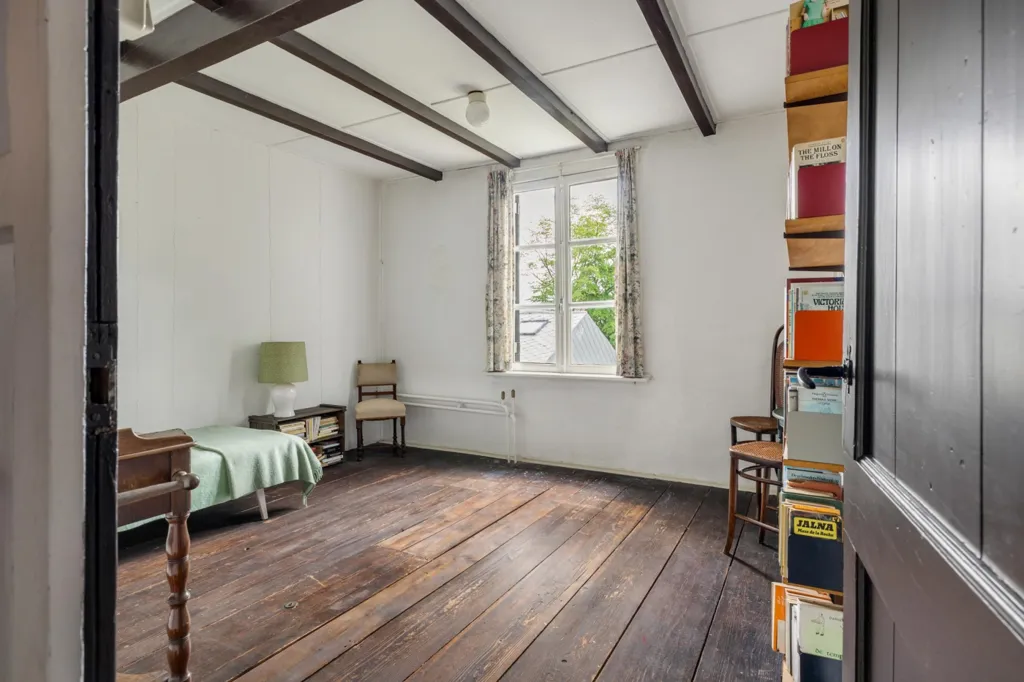 Bedrooms - Monumental Villa with Historical Charm in Breda
