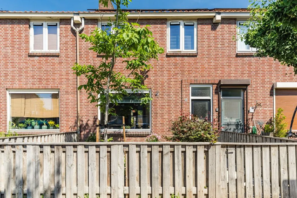 Välivaade - Modernised Semi-Detached House with Solar Panels in Oss