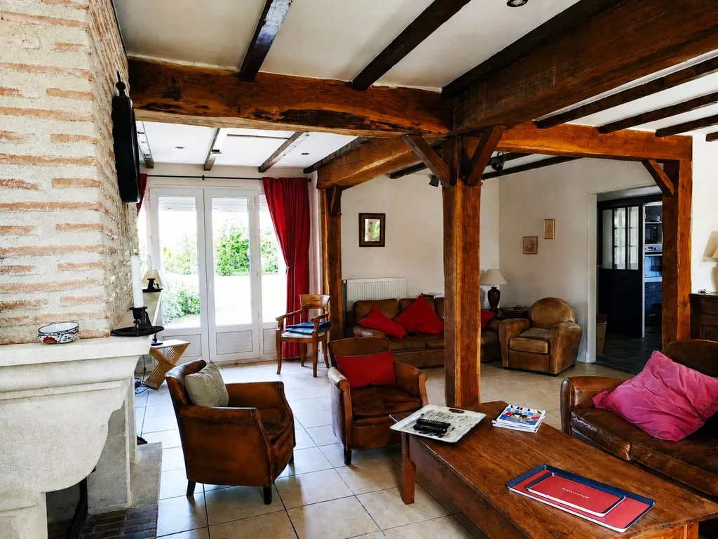 Living Room - Family House with Pool in Quiet Area