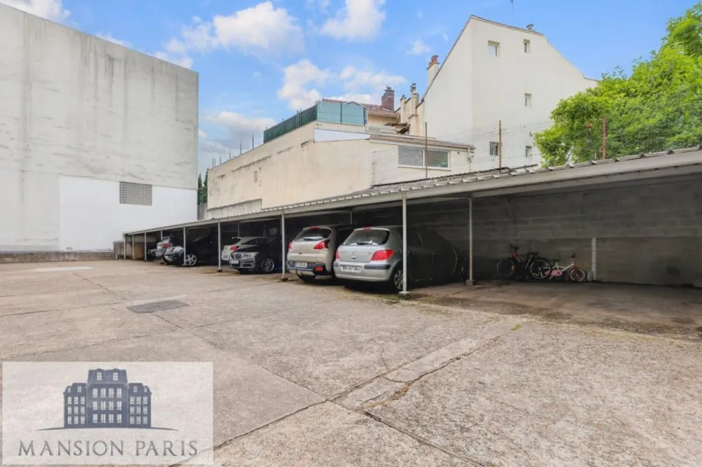 Garage - Appartement Traversant au Centre de Malakoff