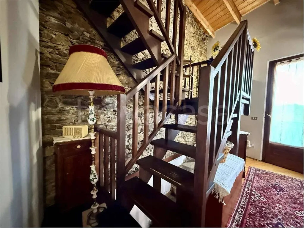 Pièces - Rustic Semi-detached House with Balcony in Armeno