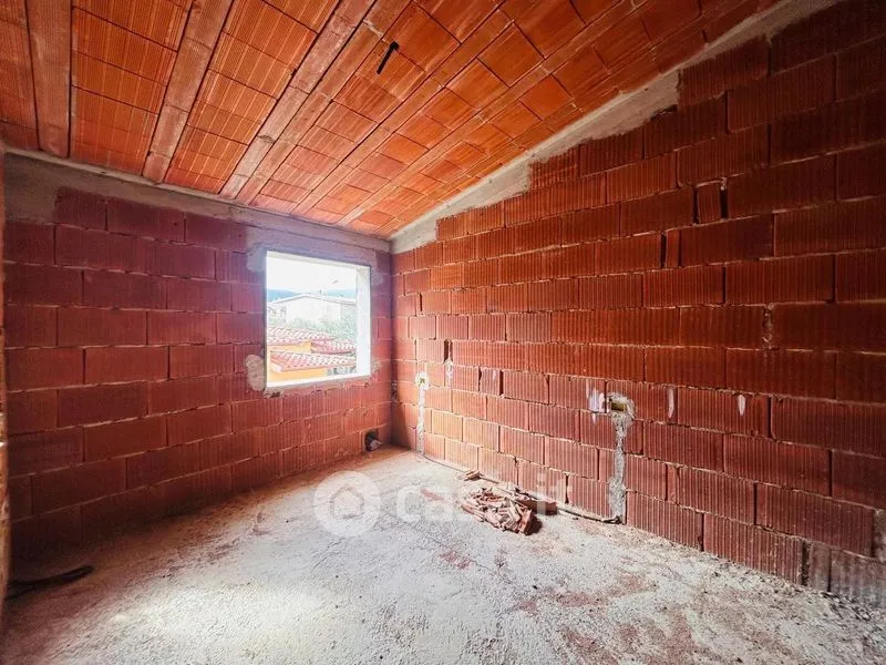 Toad - Ground Floor Trilocale with Garden in Torpè