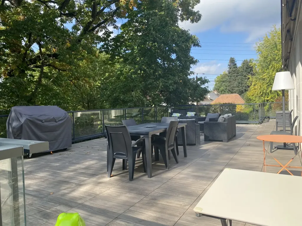 Terrasse - Propriété avec Spa de Nage et Parc à l'Ouest de Tours