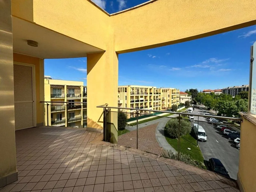Balcon - Luxury Penthouse with Panoramic View in Albenga