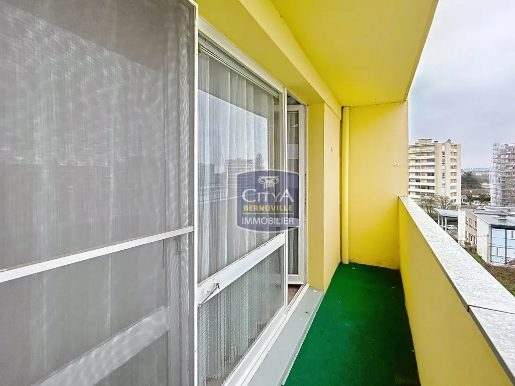 Balcon - Appartement Lumineux avec Balcons à Saint-Quentin