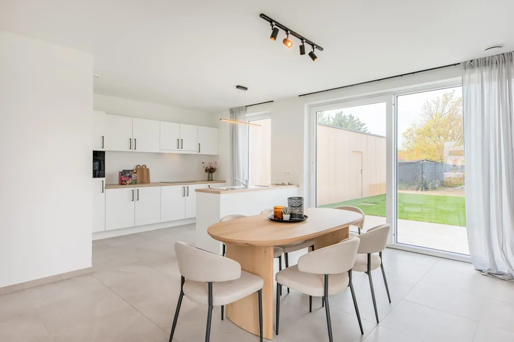 Söögituba - New House with Solar Panels in Wiekevorst