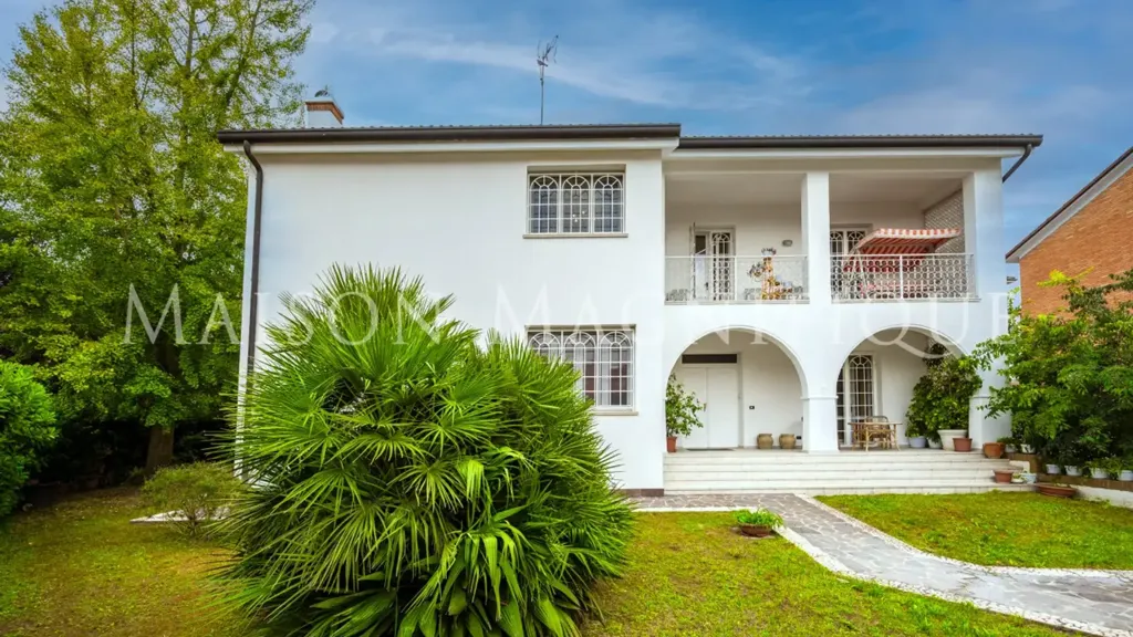 Välivaade - Rustic Villa with Garden in Ferrara