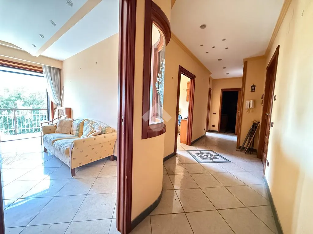 Séjour - Spacious Apartment with Balcony in Naples