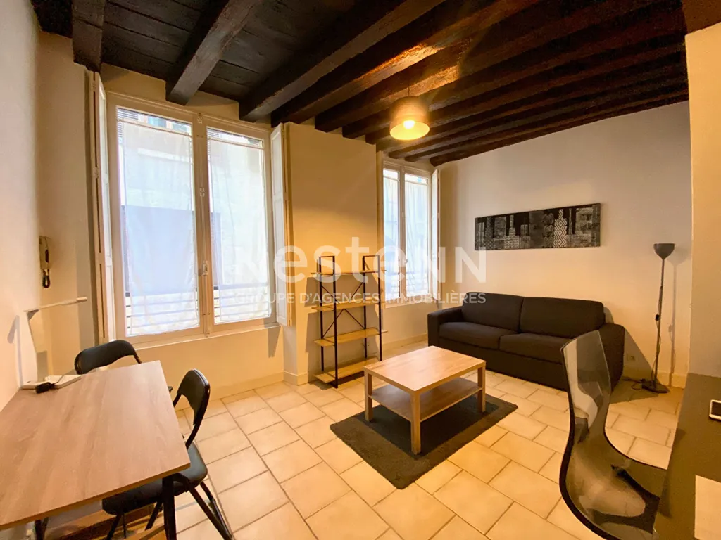 Soggiorno - Furnished Studio with Courtyard in Blois Centre