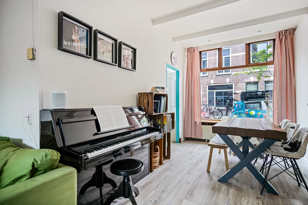 Living Room - Characterful Detached House with Garden in Leiden
