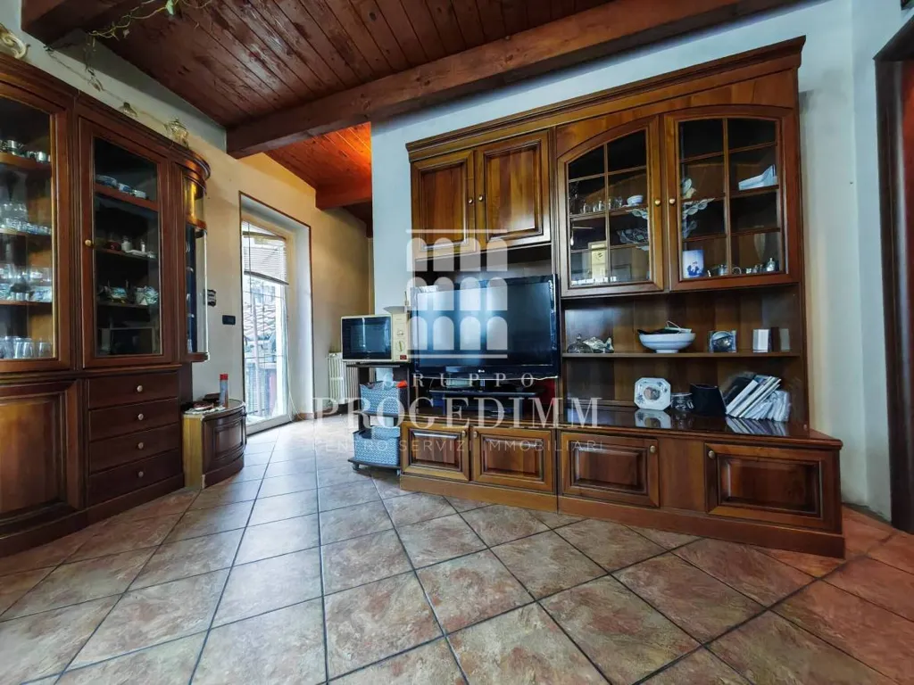 Elutuba - Rustic Trilocale with Balcony in Vaie