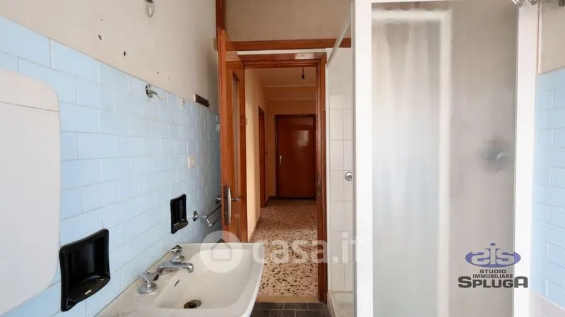 Salles de bain - Four-Bedroom Apartment in Talamona Centre
