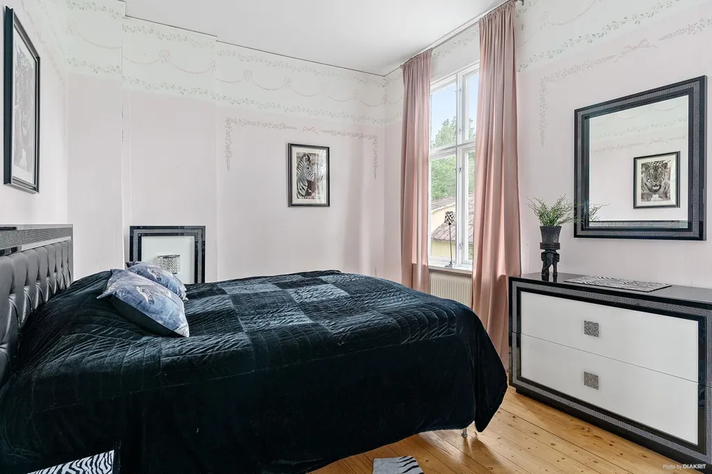 Bedrooms - Historic Manor with River View in Blekinge