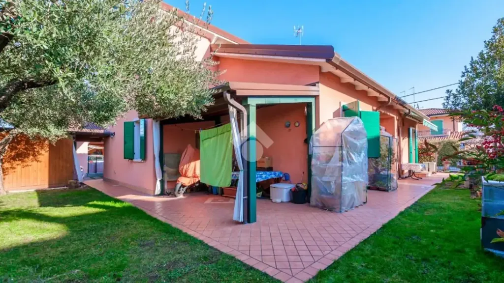 Aed - Rustic Villa with Garden in Lazise