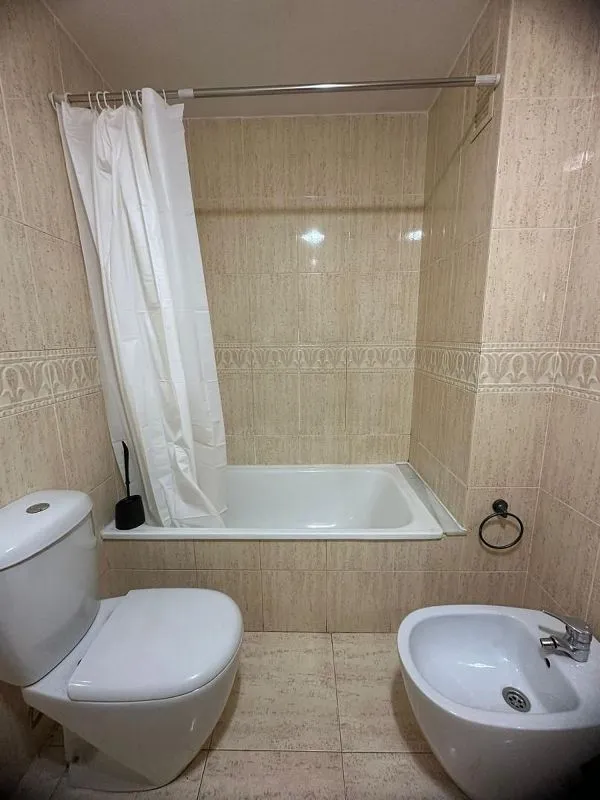 Salles de bain - 3-Bedroom Flat with Balcony in Albal