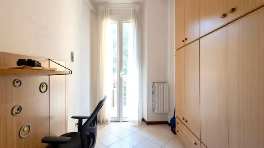 Bedrooms - Spacious Triplex in Historic Building, Milan