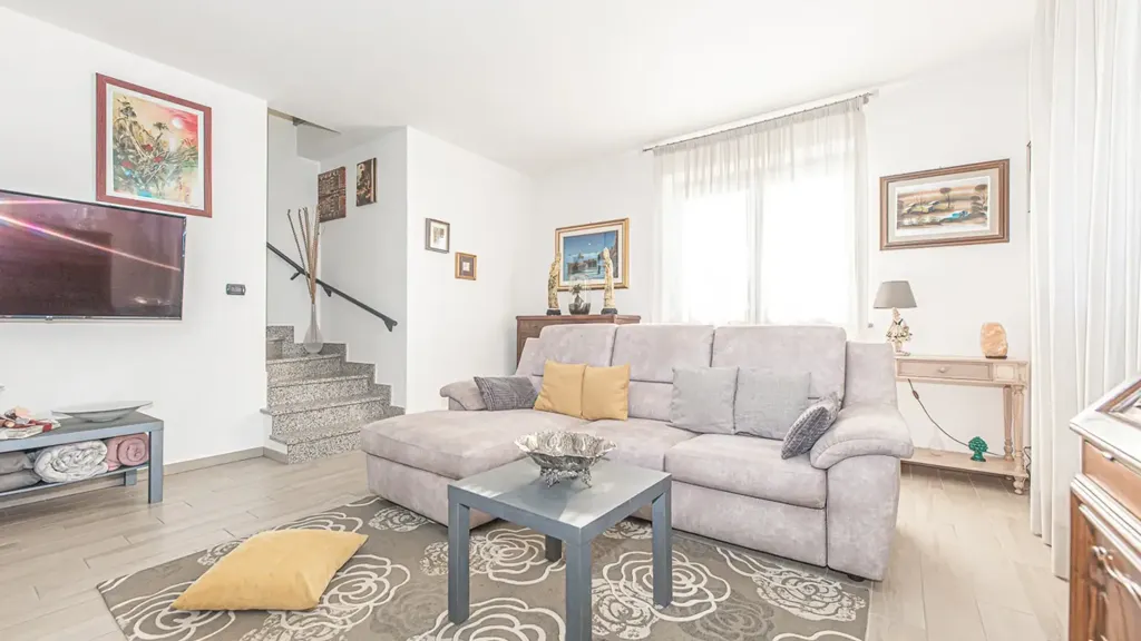 Elutuba - Spacious Apartment with Terraces in Givoletto