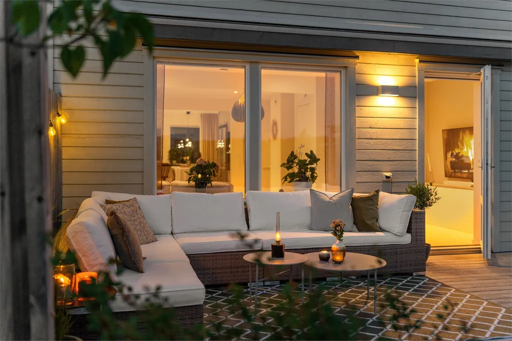 Terrace - Modern Villa with Garden in Sunny Location