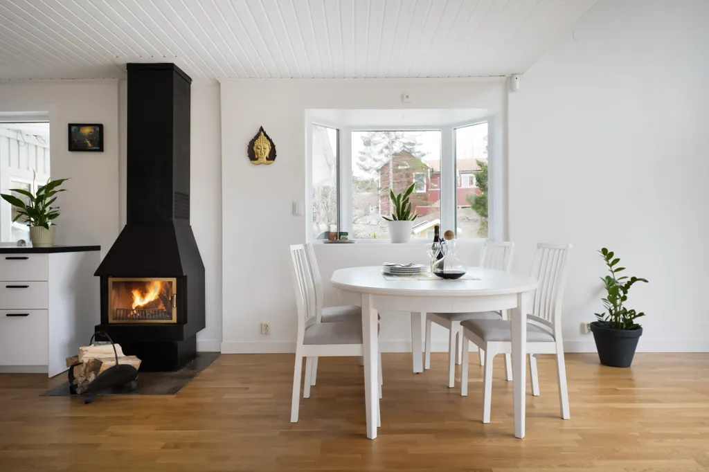 Salle à manger - Modern Villa with Garden in Gudö