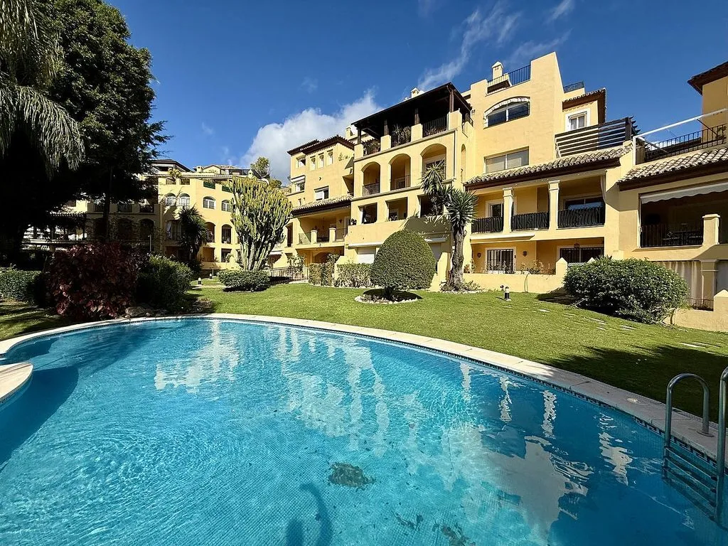 Pool - Apartment with Pool and Golf View in Guadalmina Alta