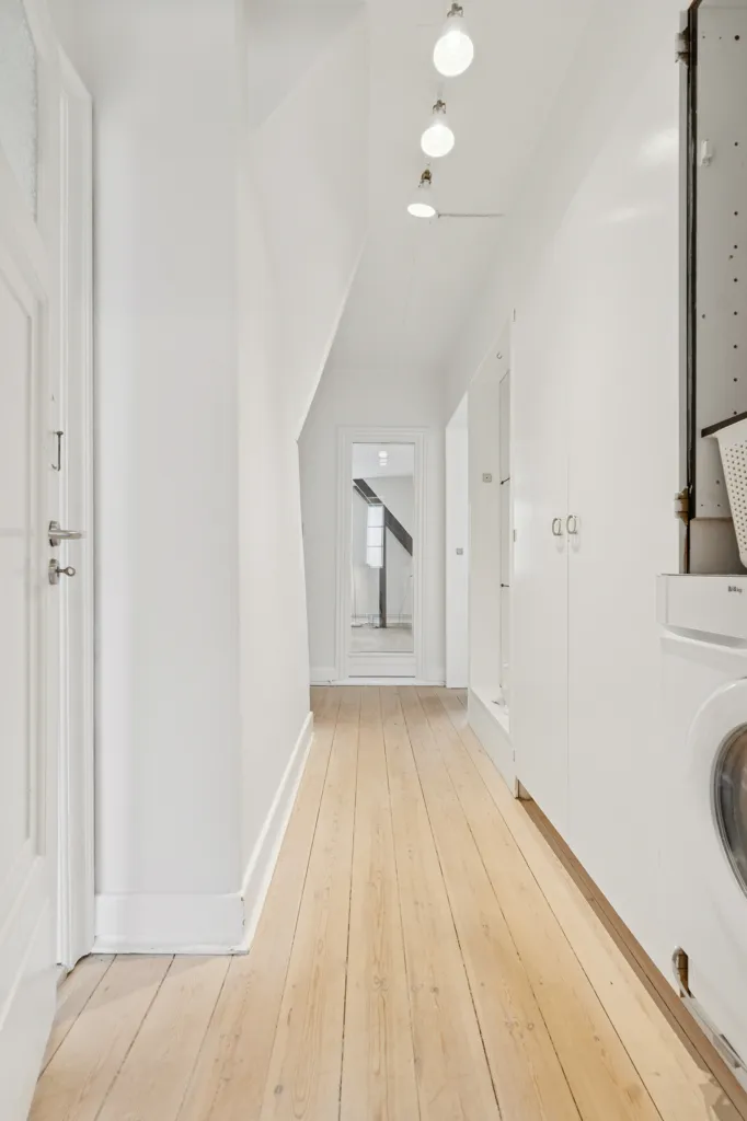 Utility Room - Light-Filled Apartment with Balcony in Odense M