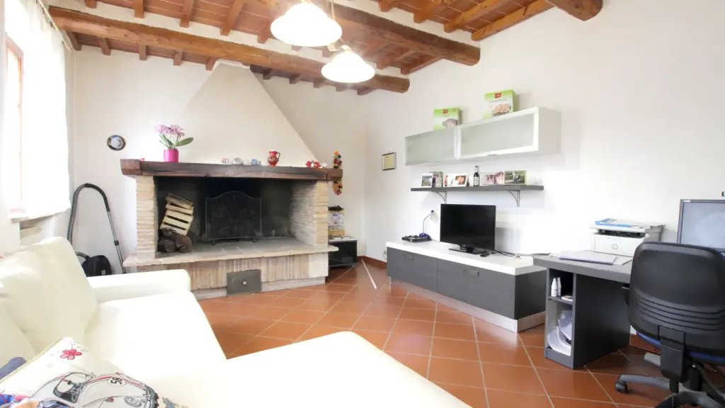 Elutuba - Split House with Garden in Poggibonsi