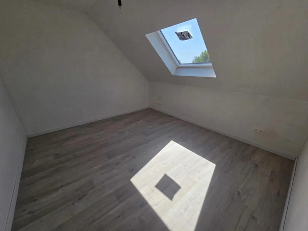 Pièces - Maison semi-détachée avec terrasse et jardin à proximité
