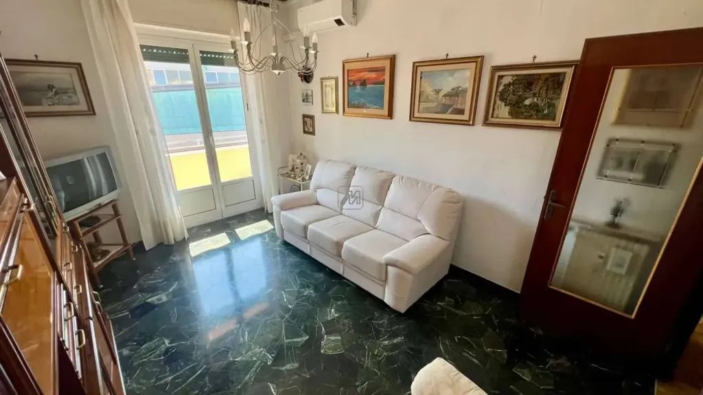 Séjour - Bright Apartment with Balcony in Prà, Genoa