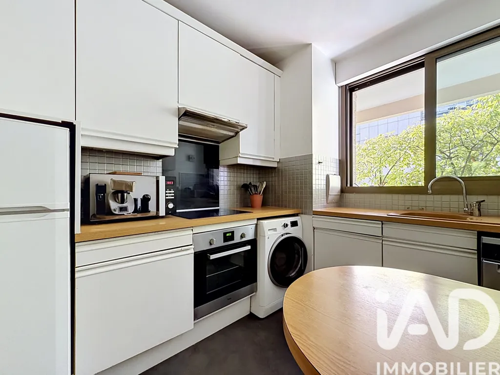 Cuisine - Appartement avec Double Terrasse au Cœur de Bécon