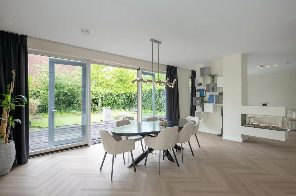 Söögituba - High-Quality Villa with Dachterras in Overgooi
