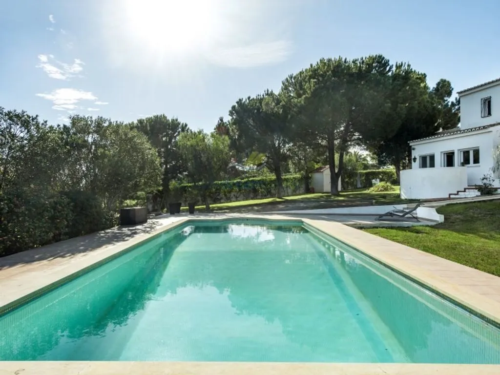 Bassein - Luxury Villa with Pool in Porches, Lagoa