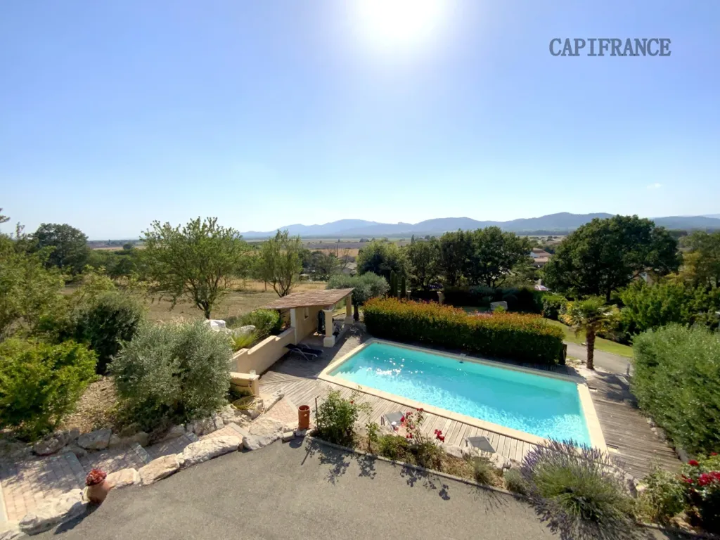 Vista aerea - Villa with Pool and View in Oraison