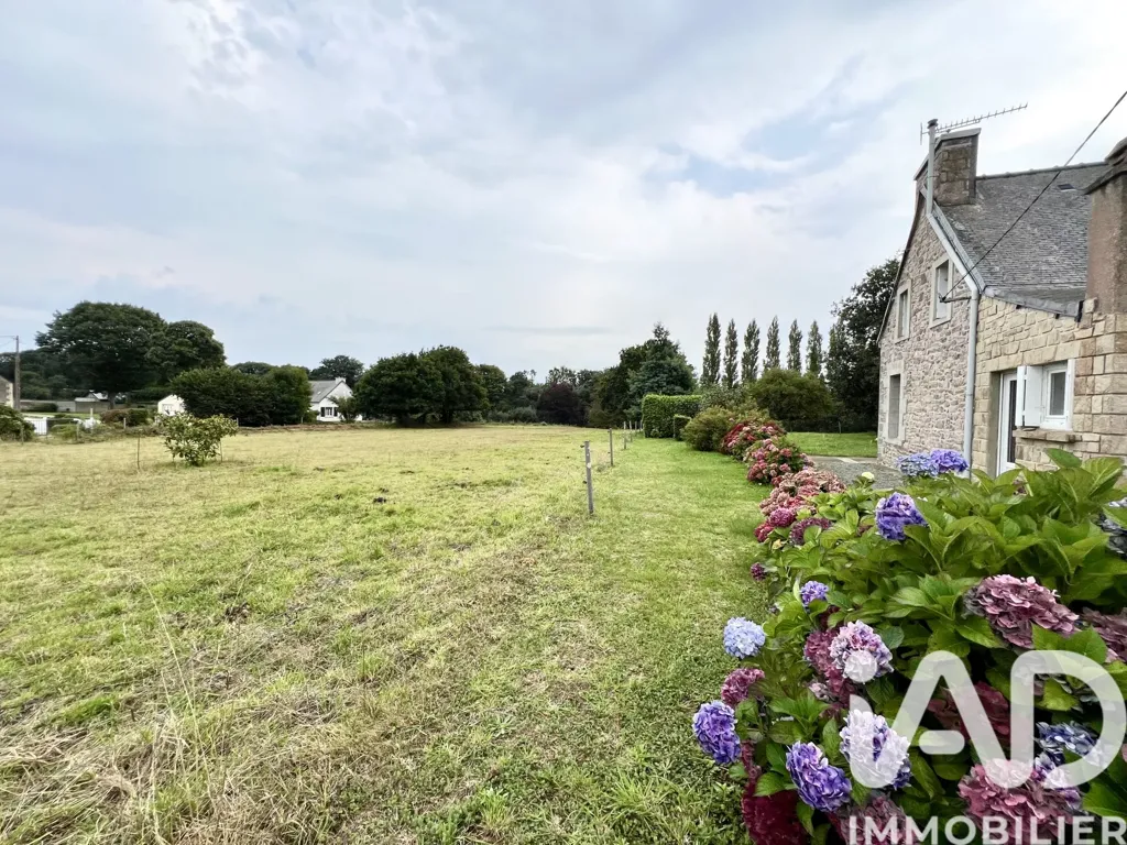 Aed - Stone House with Garden near Paimpol