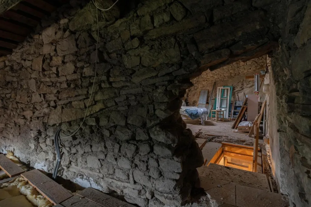 Toad - Stone House with Valley View in Lascours