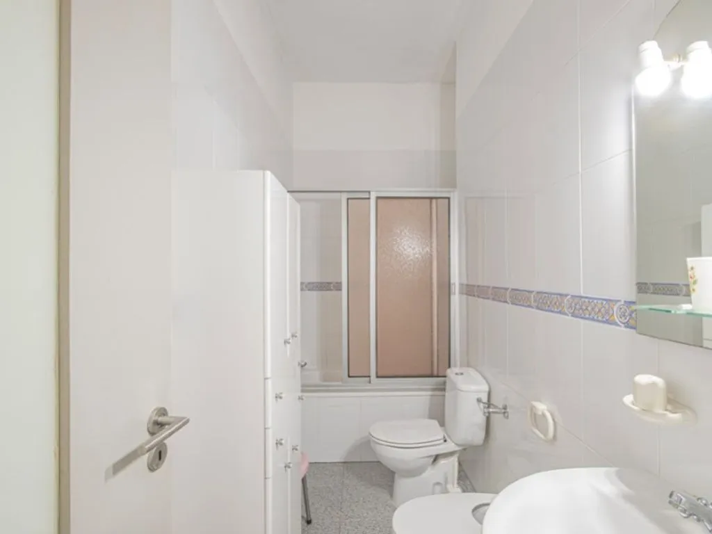 Salles de bain - Luxury Semidetached House in Historic Centro, Lagos